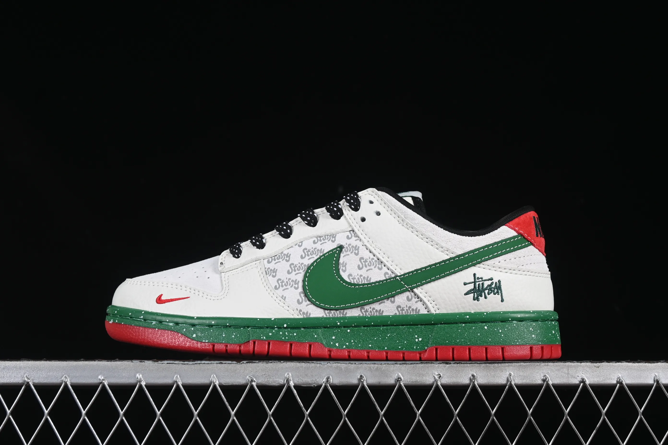 All categories Nk SB Dunk Series Nk SB Dunk Low High-end customized low-top sneakers Nike SB Dunk Low Stusi co-branded milk white green Anniversary high-end customized low-top casual sneakers SC9207-406